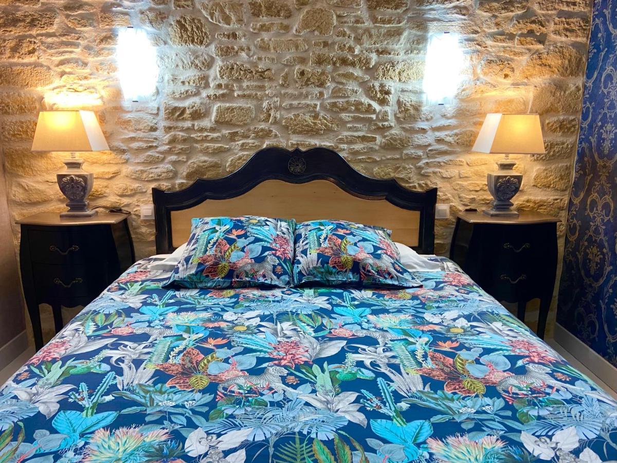 O Clair De Lune: Sarlat Retreat with Private Parking, Heated Pool & Wellness Spa Exterior photo