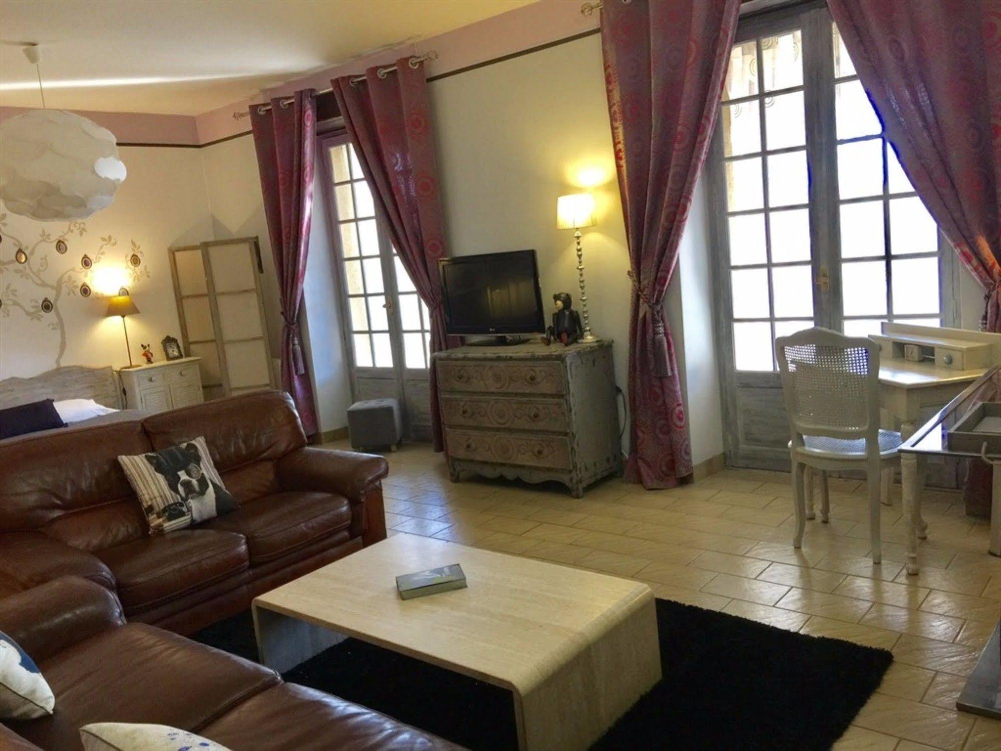 O Clair De Lune: Sarlat Retreat with Private Parking, Heated Pool & Wellness Spa Exterior photo