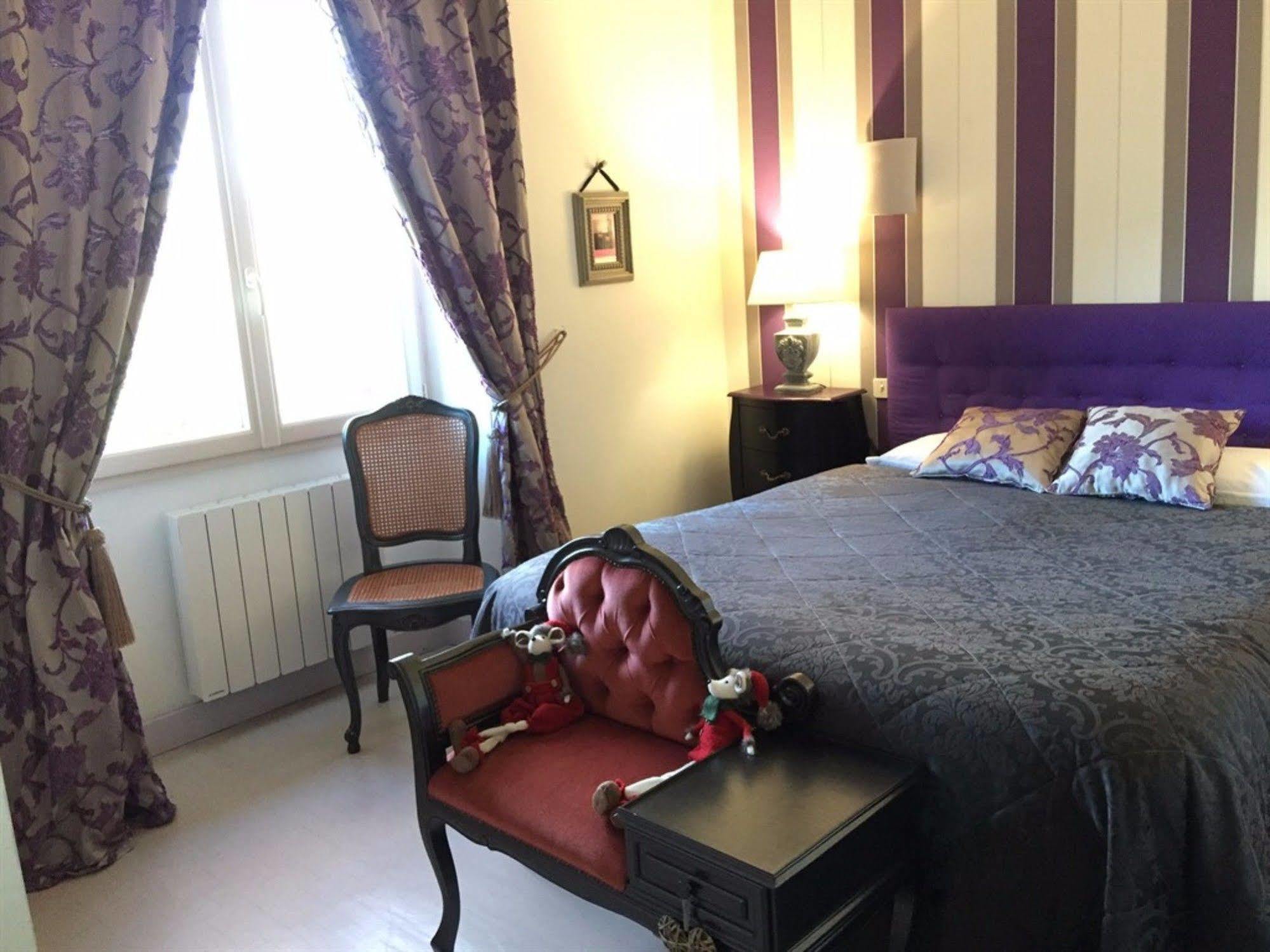 O Clair De Lune: Sarlat Retreat with Private Parking, Heated Pool & Wellness Spa Exterior photo